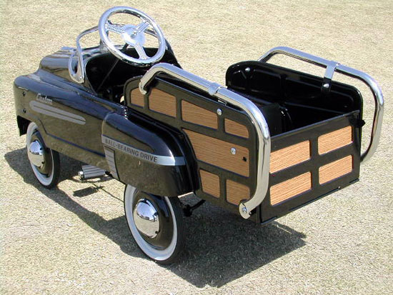 �y�_���J�[�E�u���b�N�E�G�X�e�[�g���S��