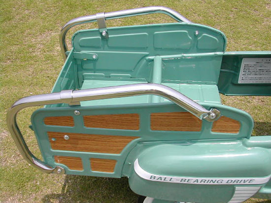 �y�_���J�[�E�O���[���E�G�X�e�[�g���S��